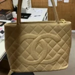 シャネル　復刻トート　キャビアスキン